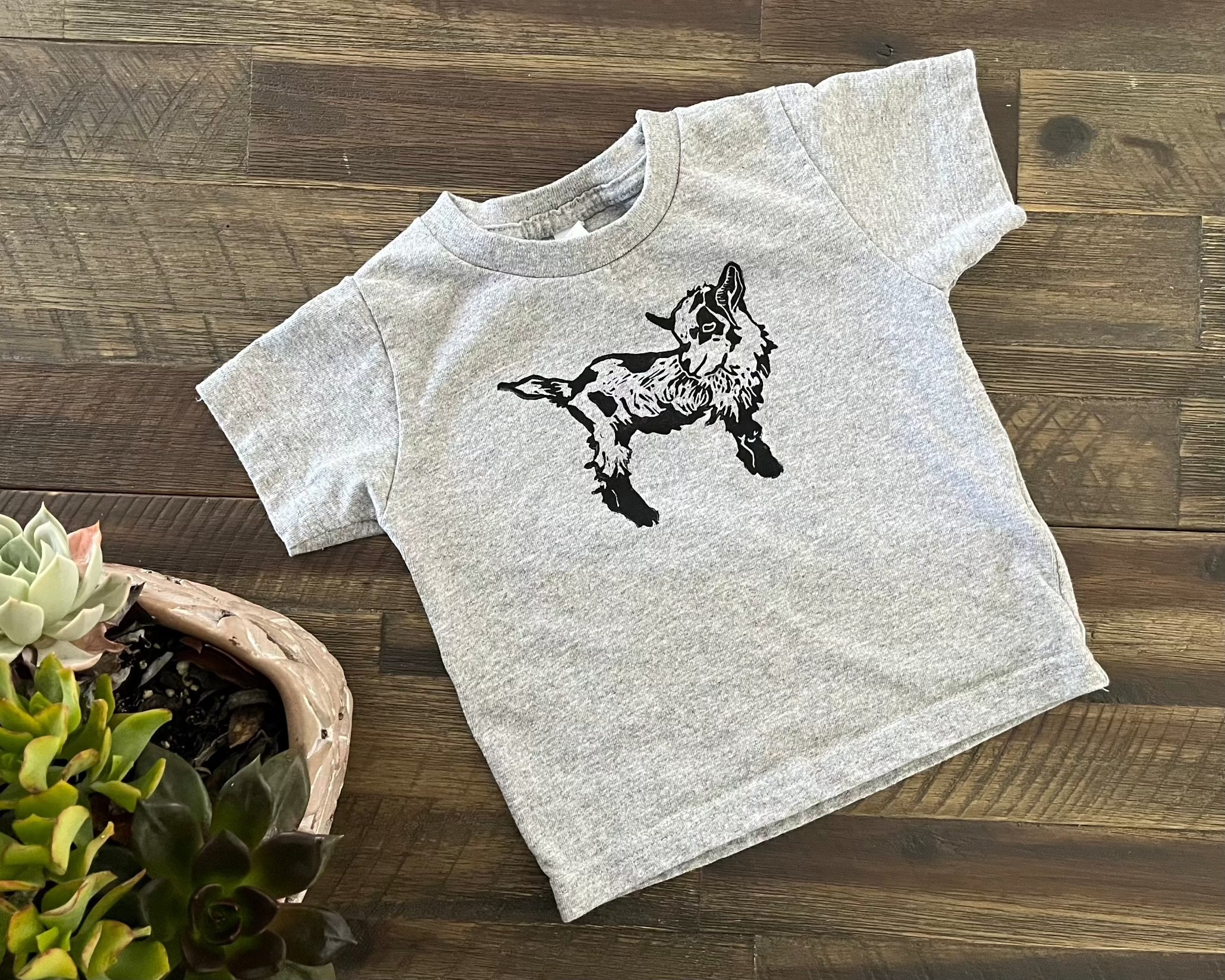 Baby goat block print toddler t-shirt Light gray